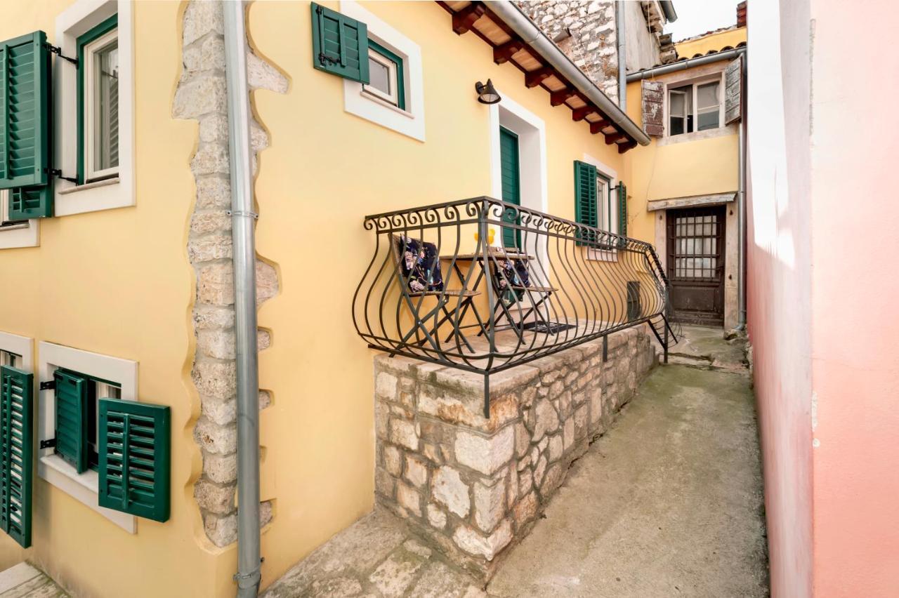 Yellow House Rovinj Exterior photo