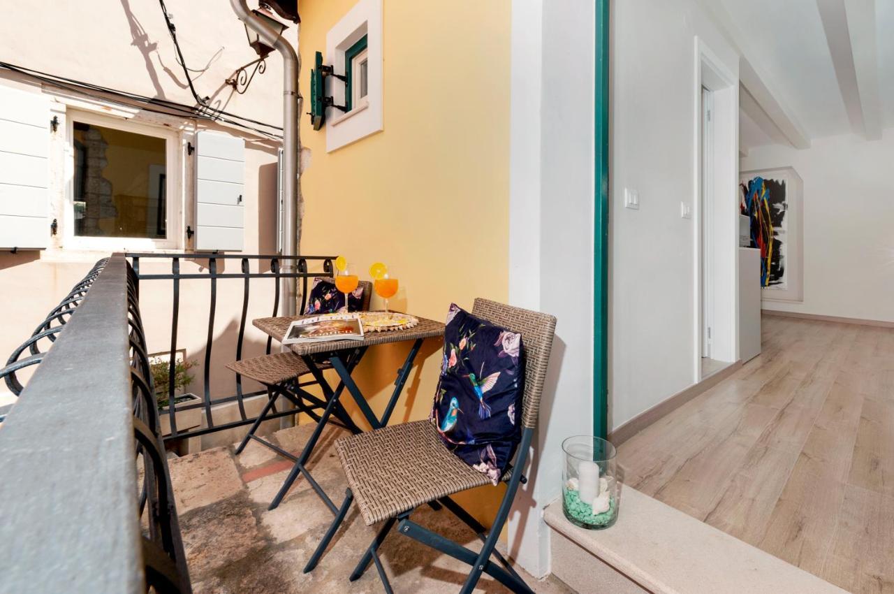 Yellow House Rovinj Exterior photo